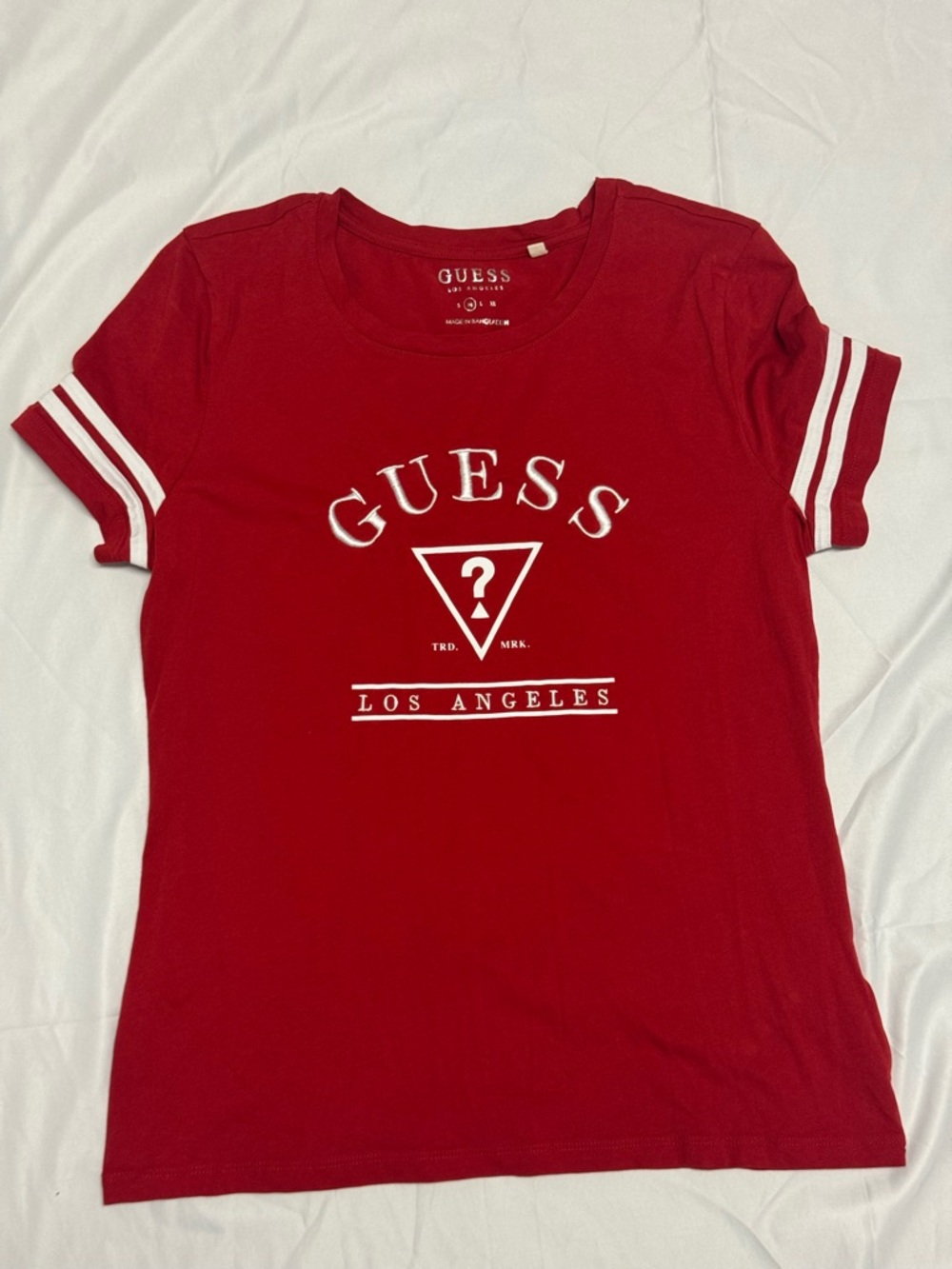 GUESS Red Crewneck Logo T-Shirt White Trim Sleeves Women’s Size M